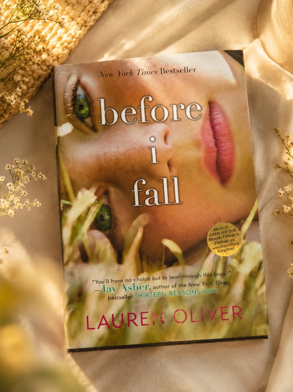 Before I Fall by Lauren Oliver - Book with Green & Pink Cover